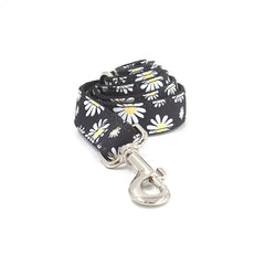 Pets Go Out Towing Rope with Daisy Print Design